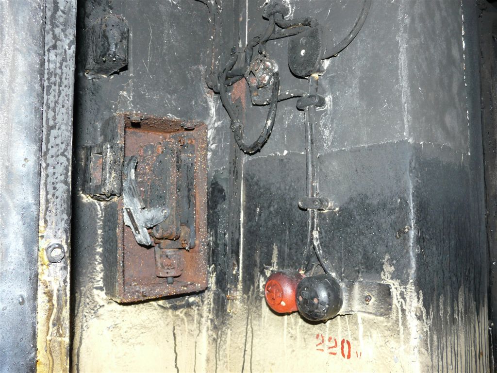 Tamboure am Zugang Mittelbau