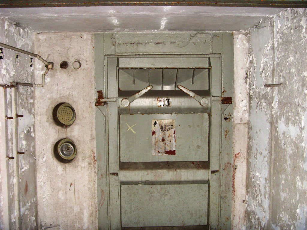 Verschweißter Zugang zur linken Vorschleuse