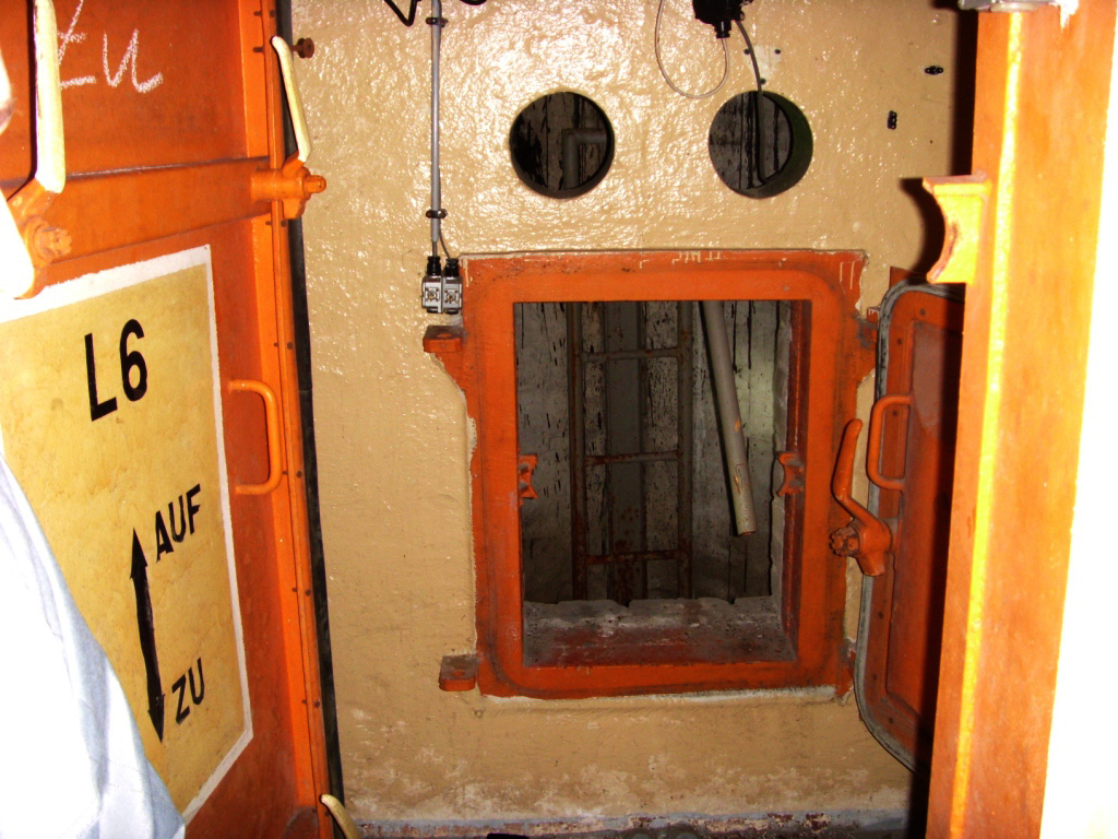 Zuluftstollen rechts