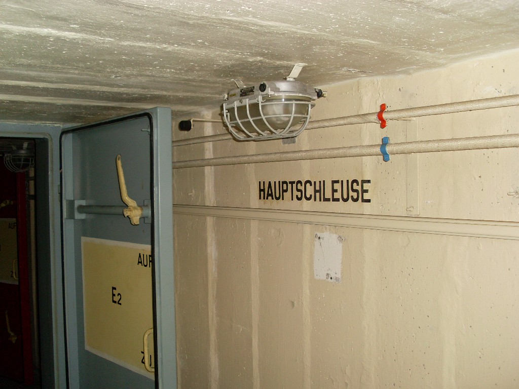 Hauptschleuse links