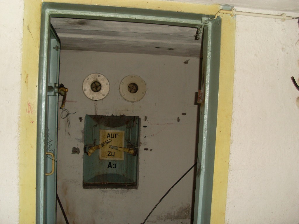 Sanitär rechts/Notausgang