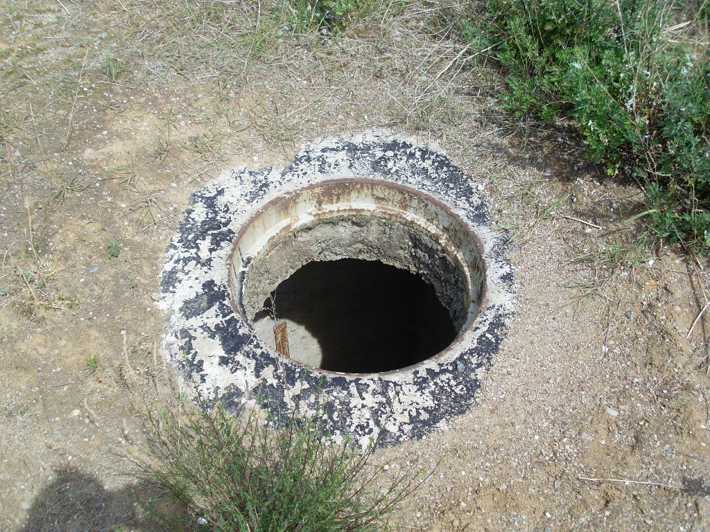 Hügel und Garagen OBORONA 14