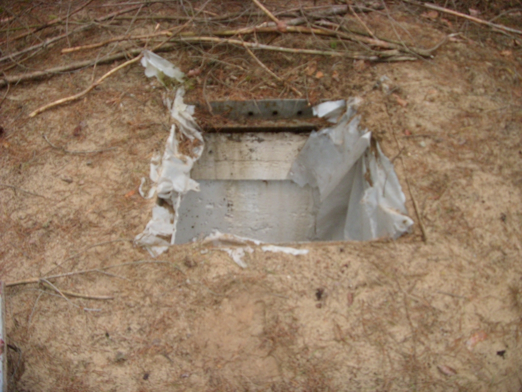 Zugang Notausgang zwischen TO 44 und 45