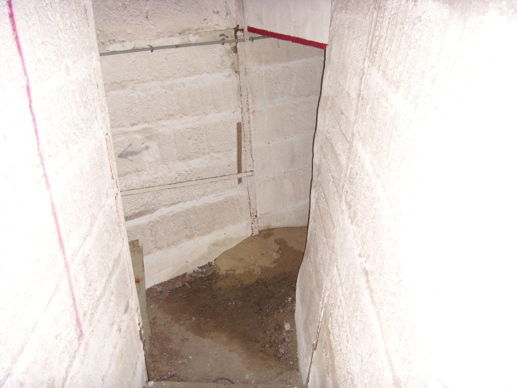 KreuzungWest-Ost Gang zum Nord-Süd Gang zu den TO 22 , 22a und TO 53