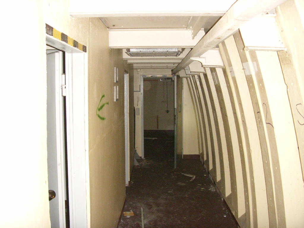 Hauptgang FB 75 Süd im 2. UG des TO 44