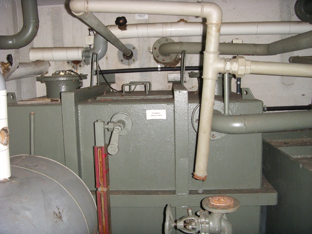 Wasserversorgung/Kälte im 2.UG Verbinder des TO 44