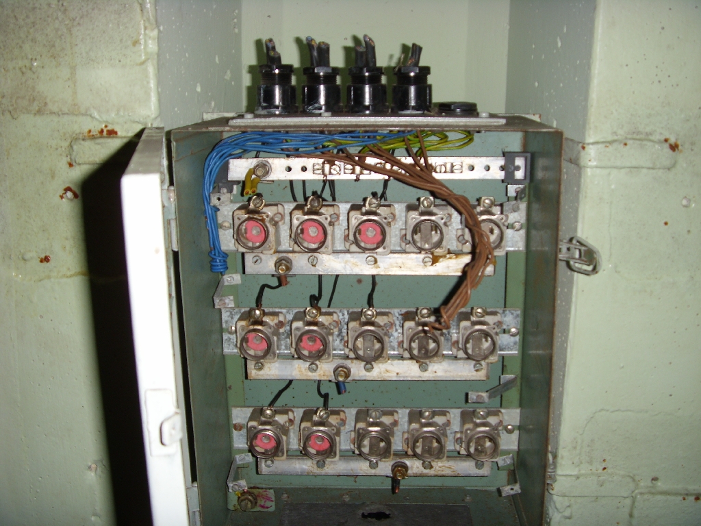 ELT Verteiler  2.UG FB 75 West des TO 44