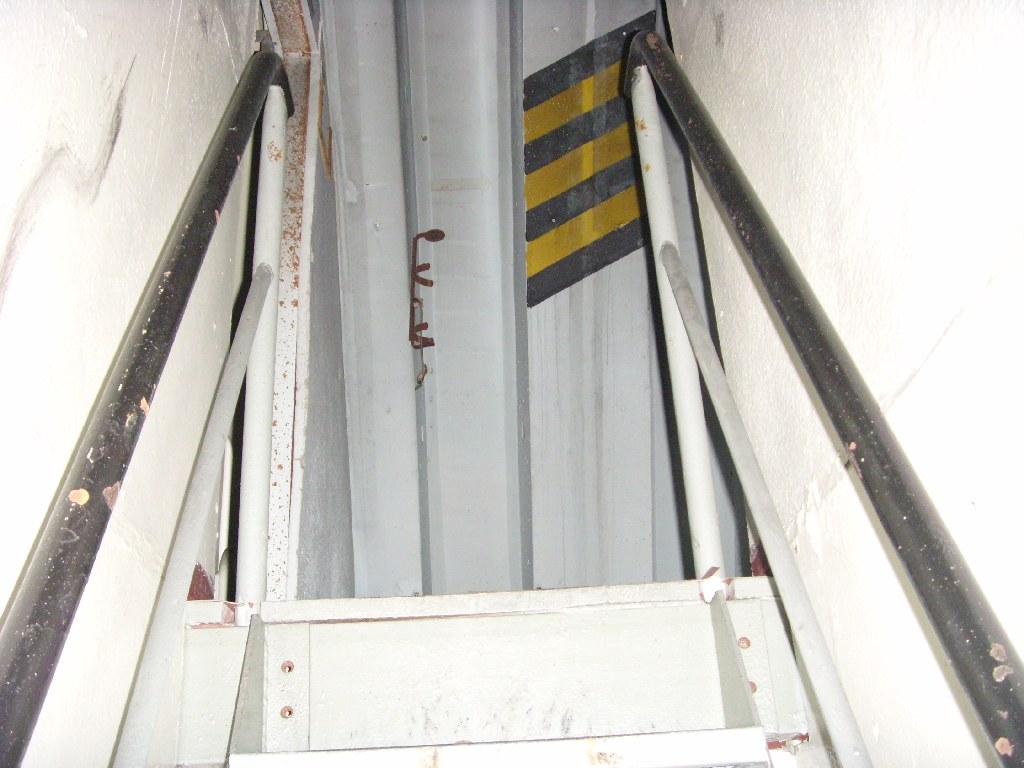 Treppenaufgang zum 1.UG FB-75 Ost des TO 45