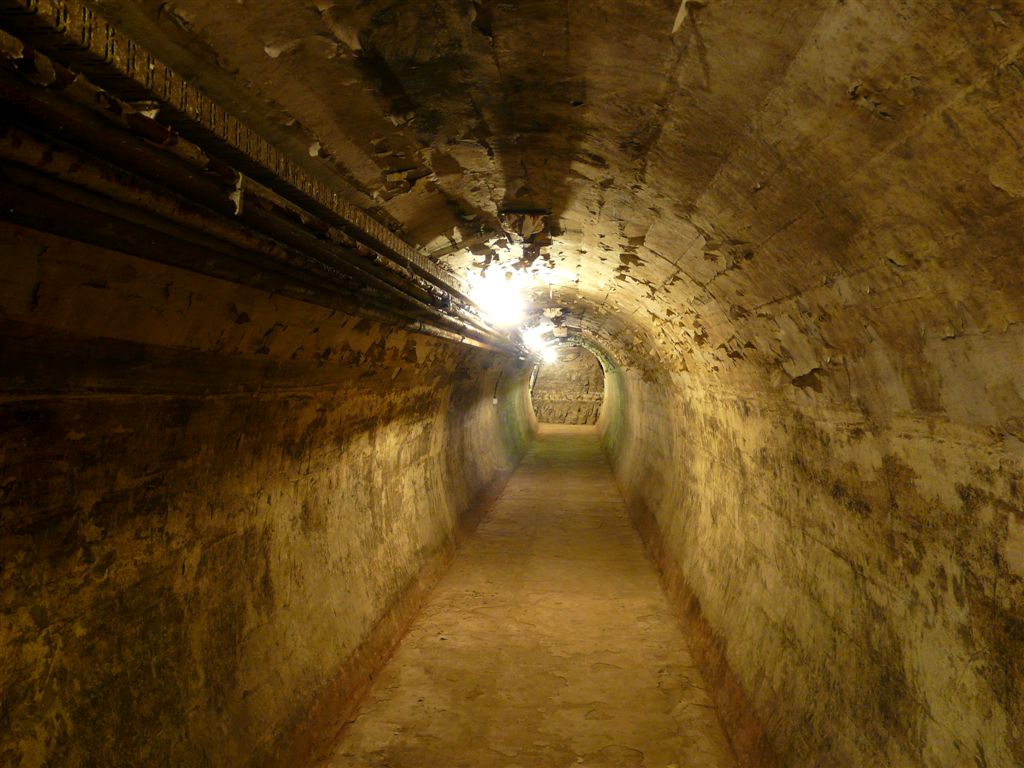 Zugangstunnel Altbau