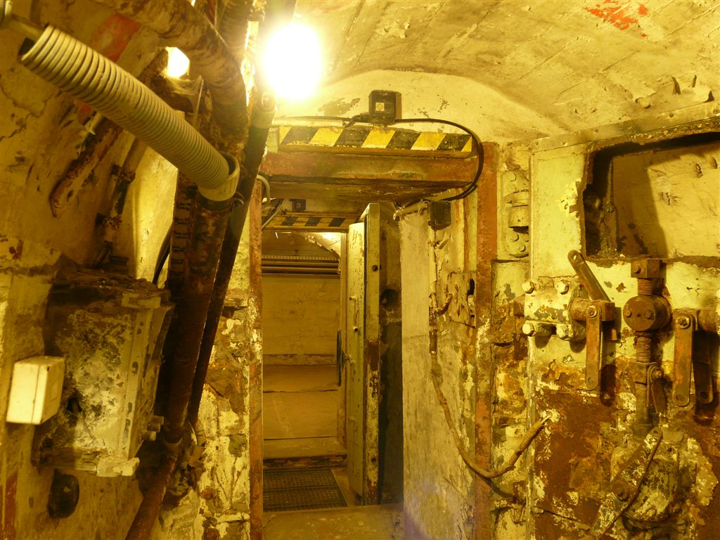 Tambour Zugang Altbau