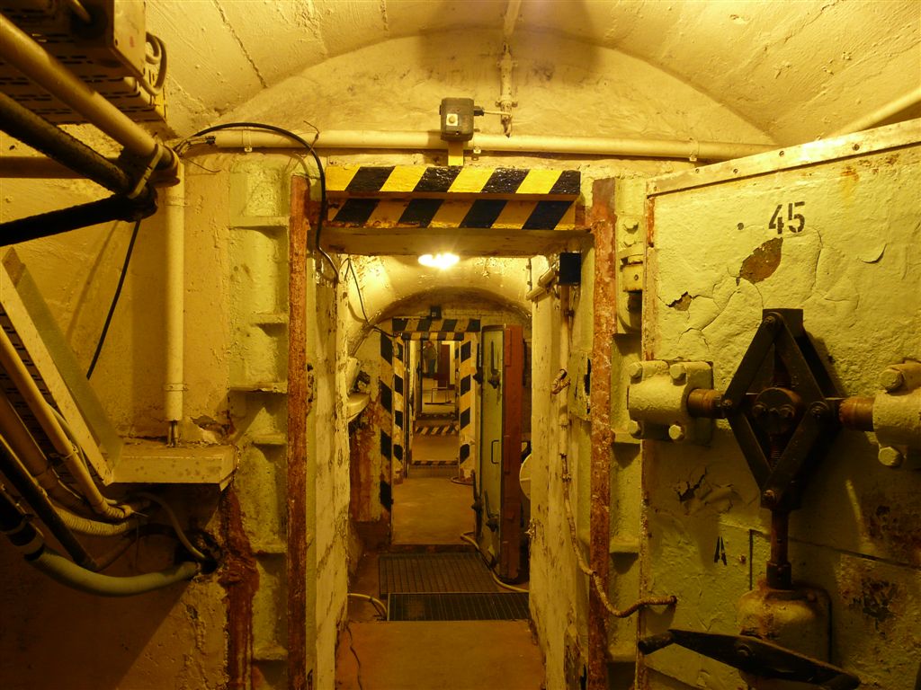 Schleuse Zugang Altbau