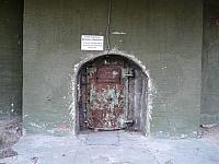 Lasteneingang Altbau